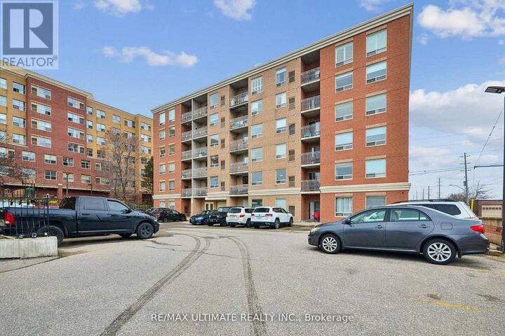 Property Photo: 32 Tannery Street 405 ON L5M 6T6
