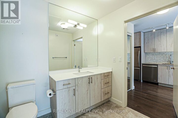 Property Photo: 150 Sabina Drive 209 ON L6H 0W3