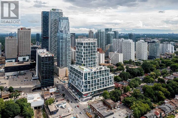 Property Photo: 8 Hillsdale Avenue 37 ON M4S 0B2