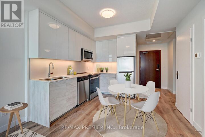 Property Photo: 60 Frederick Street 813 ON N2H 0C7