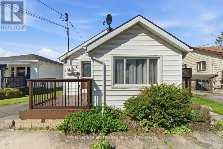 Property Photo: 14 Ramsay Avenue ON K8V 2P5