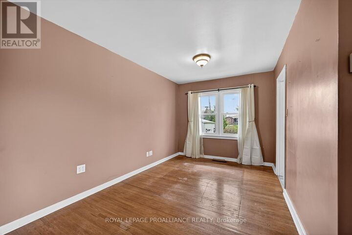 Property Photo: 773 Royal Crescent ON K0E 1T0