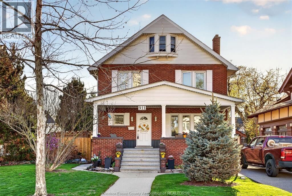 Property Photo:  911 Victoria Avenue  ON N9A 4N5 