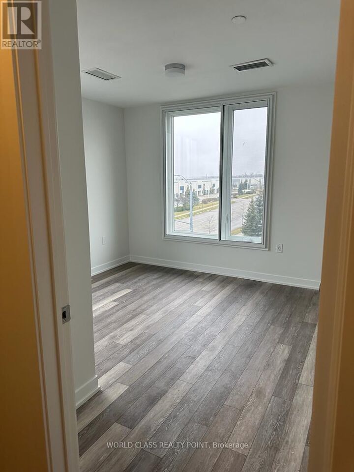Property Photo:  3401 Ridgeway Drive 422  ON L5L 0B9 
