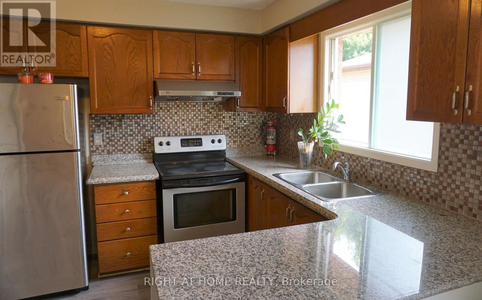Property Photo: 7 Porritt Street A ON L4N 6Y5