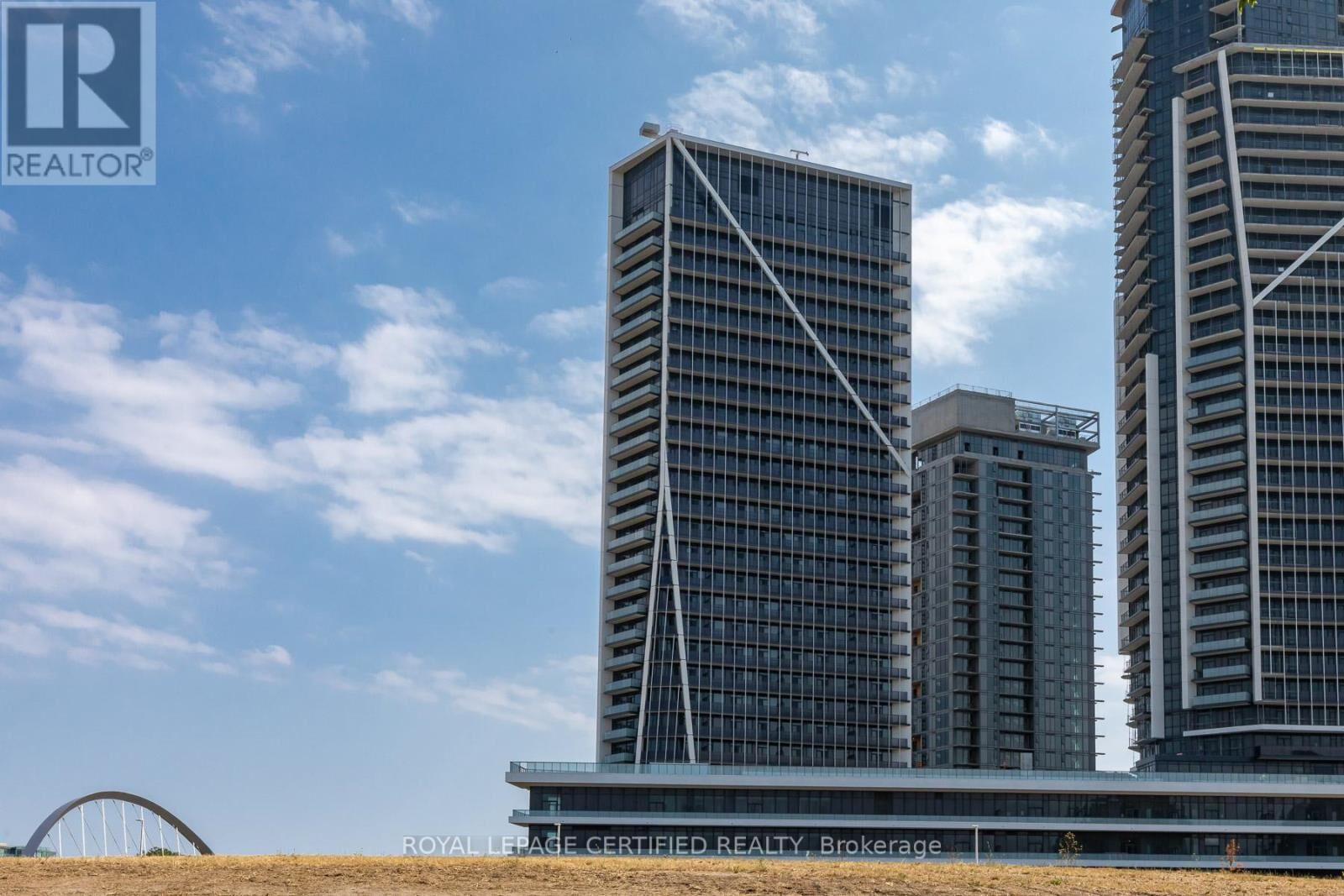 Property Photo:  30 Ordnance Street 1112  ON M6K 0C9 