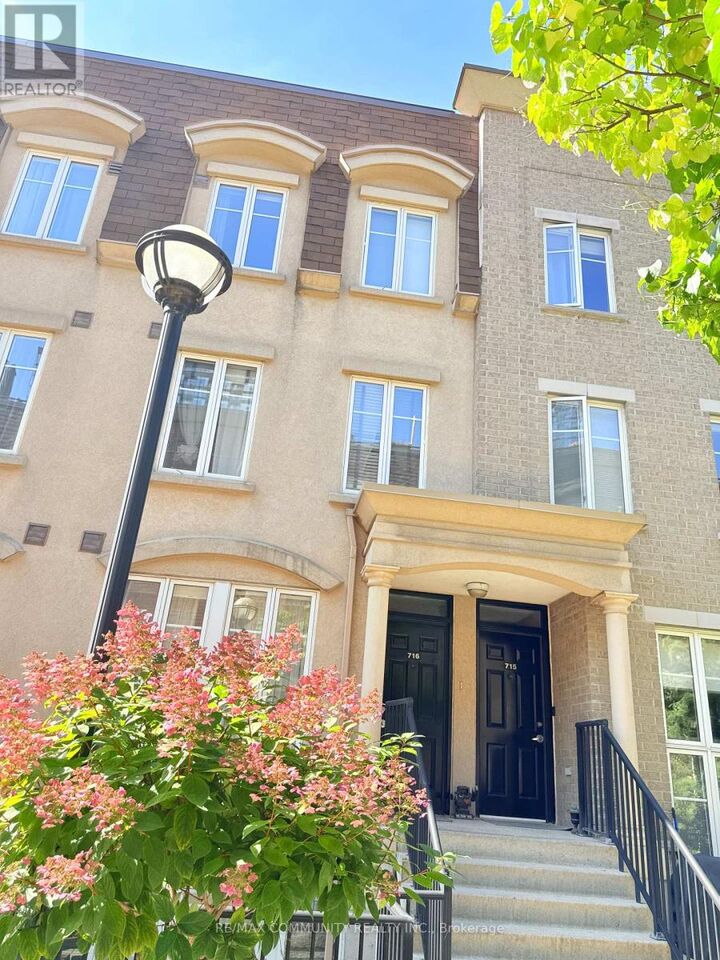 Property Photo:  42 Western Battery Road 716  ON M6K 3P1 