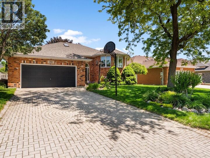 Property Photo: 211 Sunnyside ON N9J 3J2