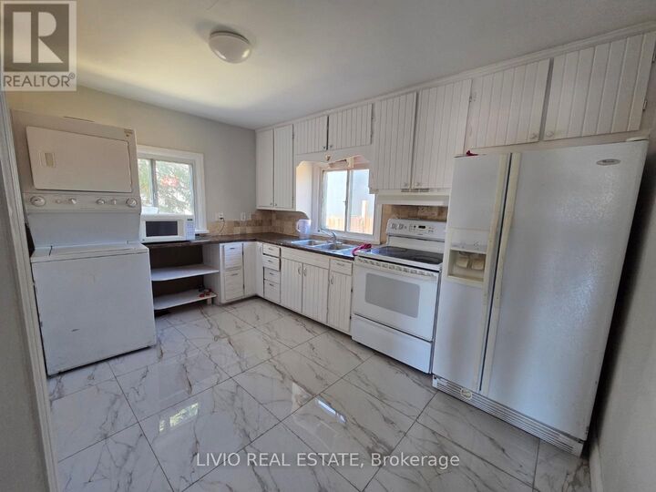 Property Photo: 323 Queen Street East ON L7J 1R1