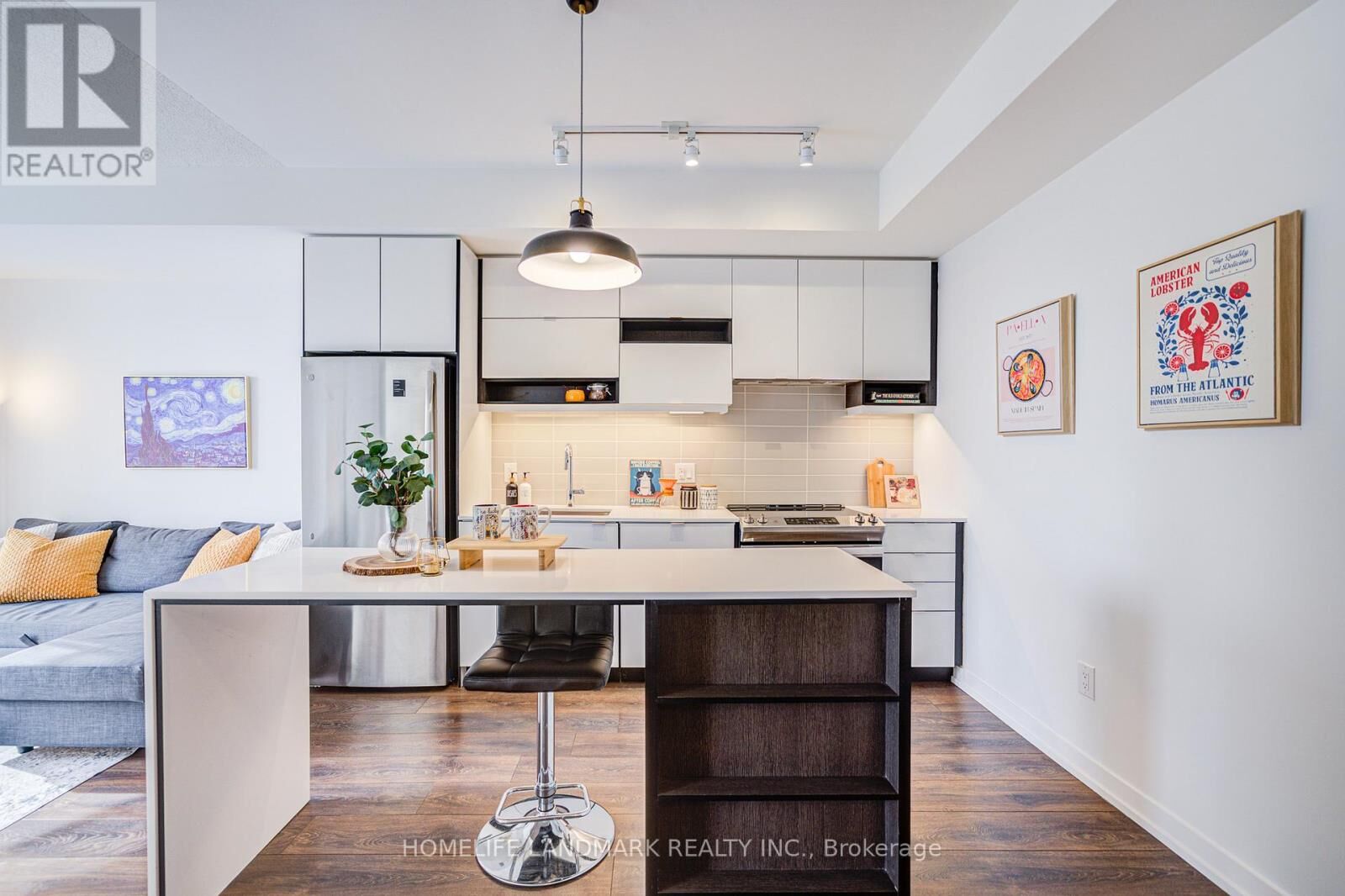 Property Photo: 4065 Confederation Parkway 3901 ON L5B 0L4
