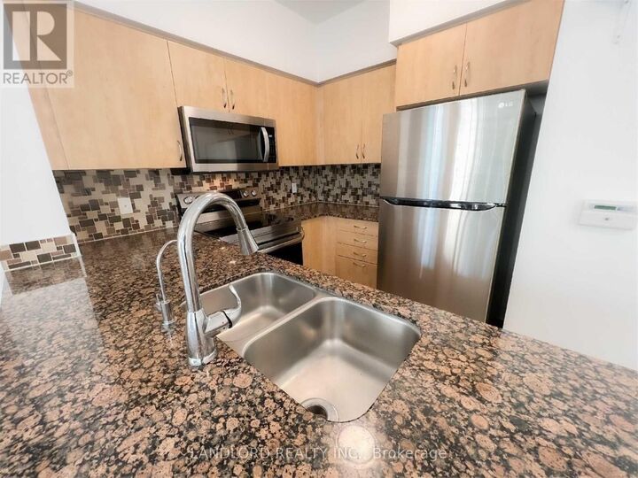Property Photo:  2240 Lakeshore Boulevard West 309  ON M8V 1A5 