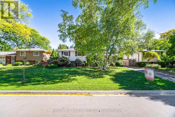 Property Photo: 5188 Cherryhill Crescent ON L7L 4C4