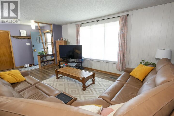 Property Photo:  112 Ibbetson St  ON P7A 7J9 