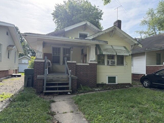 Property Photo: 2064 N Union Street IL 62526