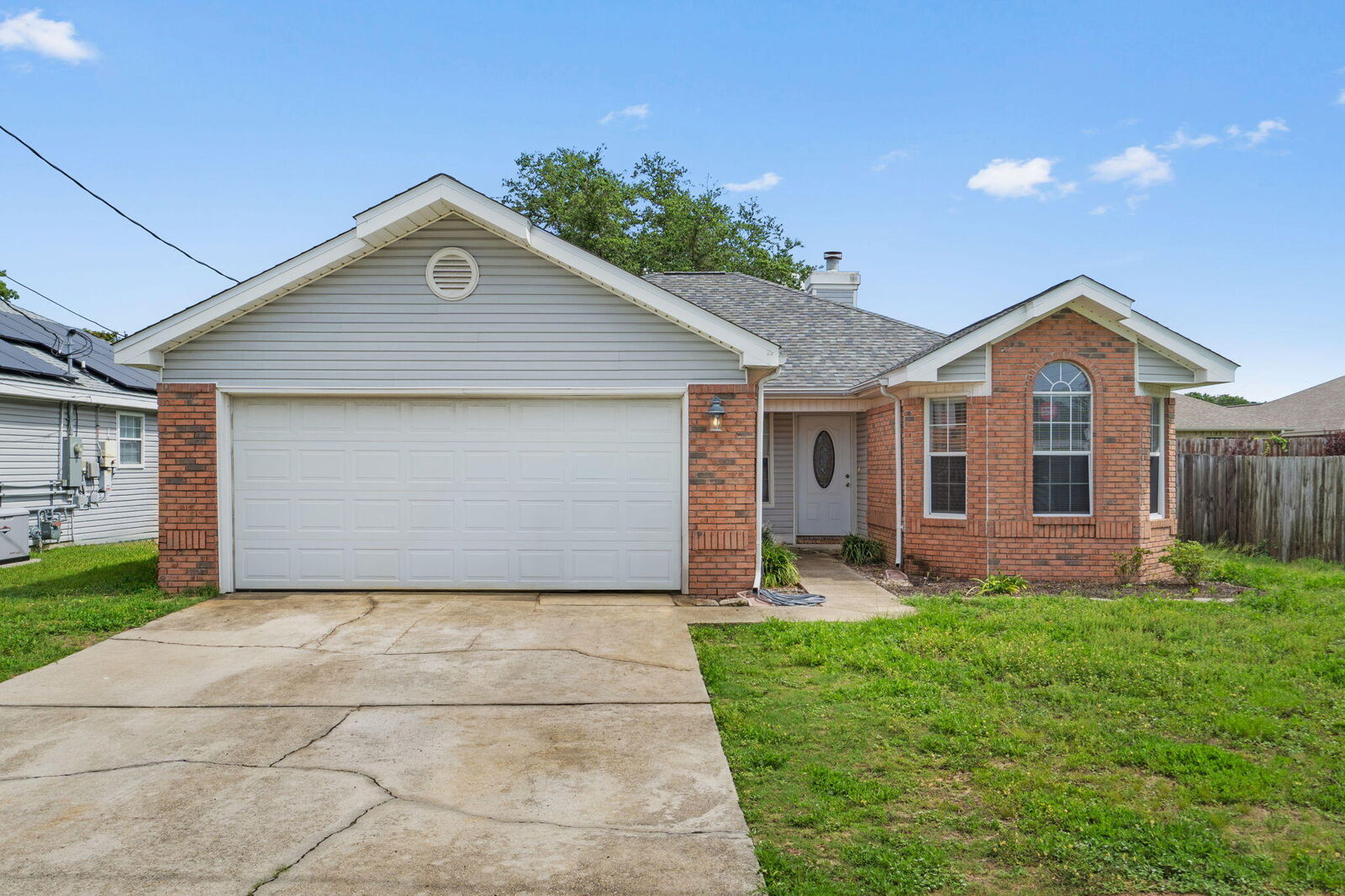 Property Photo: 305 W Danielle Court FL 32569