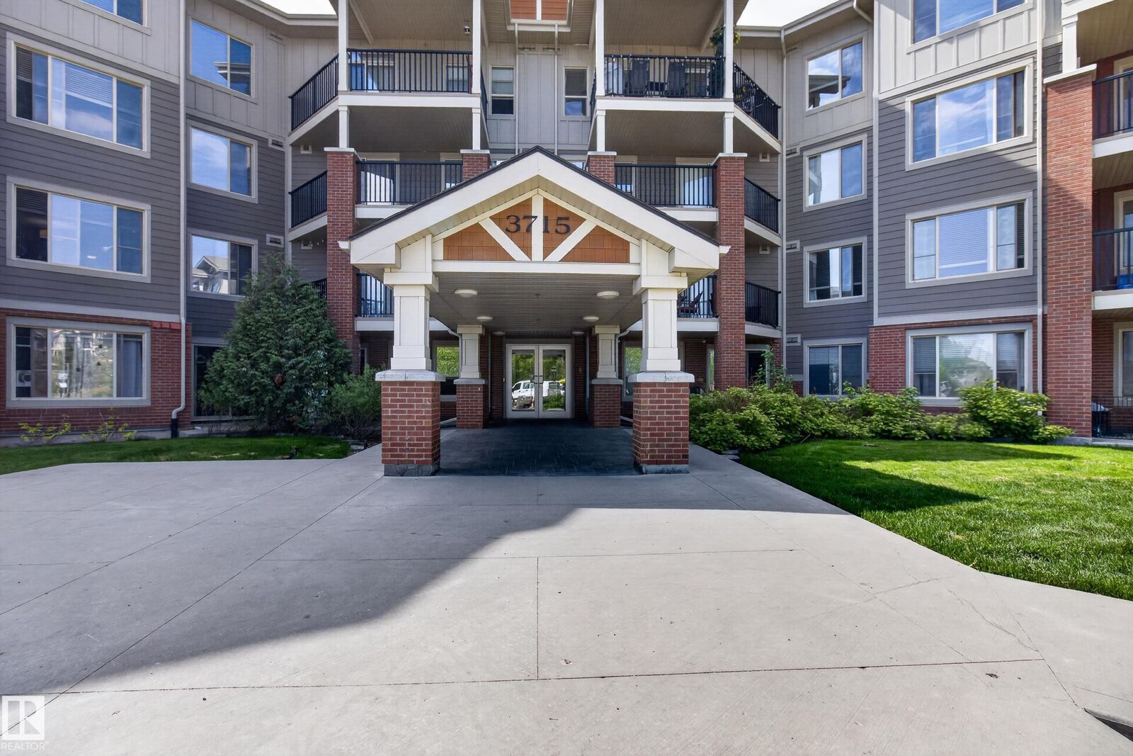 Property Photo: 3715 Whitelaw Lane NW 302 AB T6W 2C3
