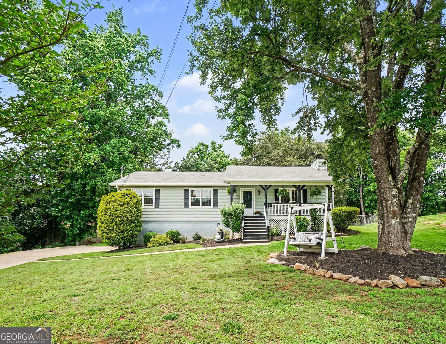 Property Photo: 404 Hill Crest Court GA 30188