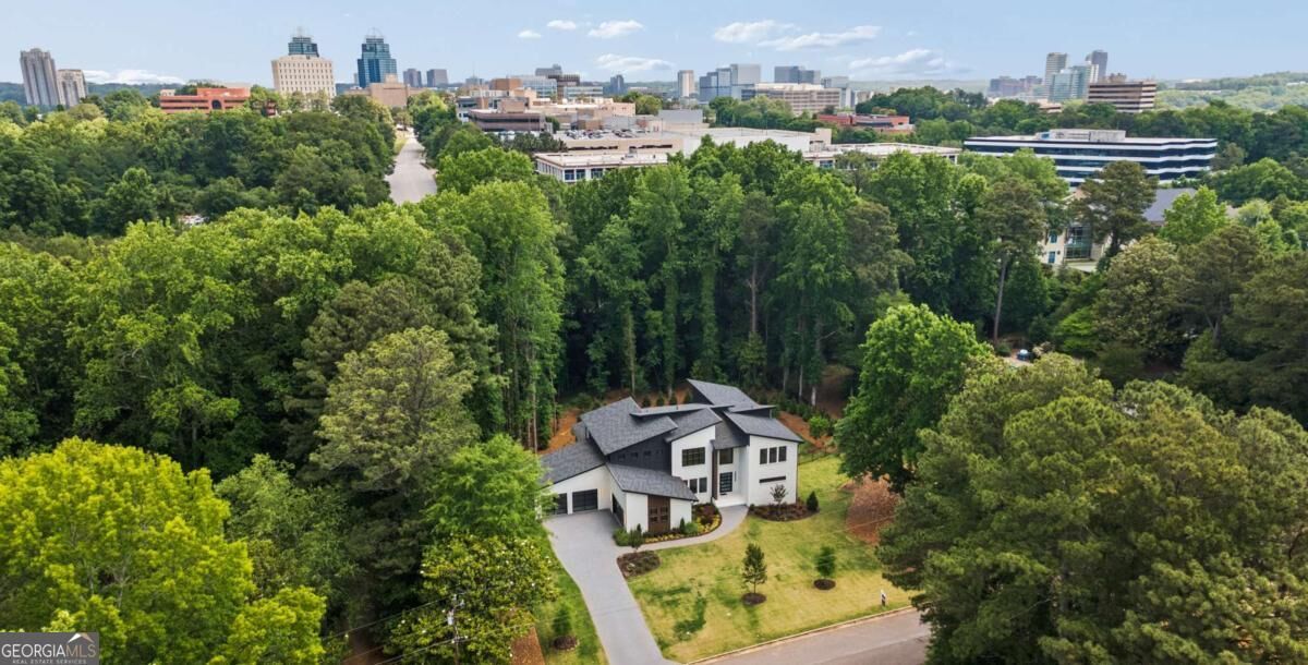 Property Photo:  1000 Clementstone NE Drive  GA 30342 
