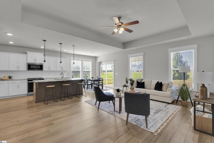 Property Photo: 565 Fenwick Drive SC 29388