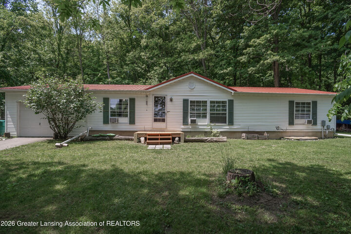 Property Photo: 1416 S Ainger Road MI 48813