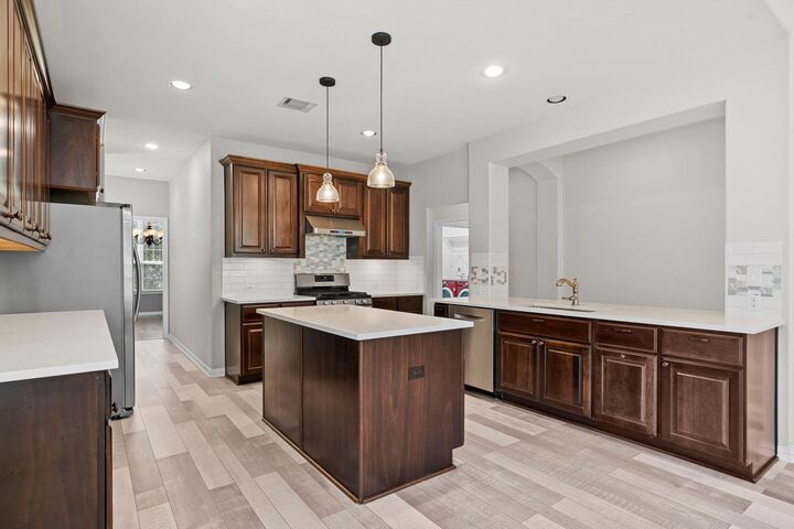 Property Photo:  187 N Vershire Circle  TX 77354 