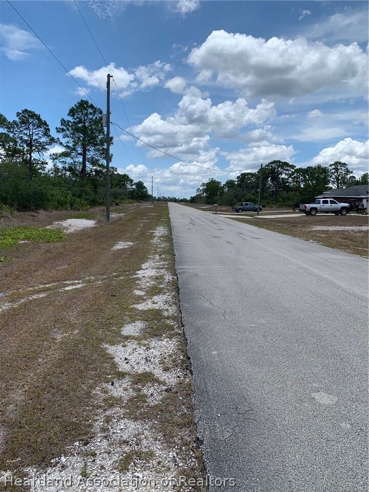 Property Photo:  553 Wildflower Street  FL 33852 