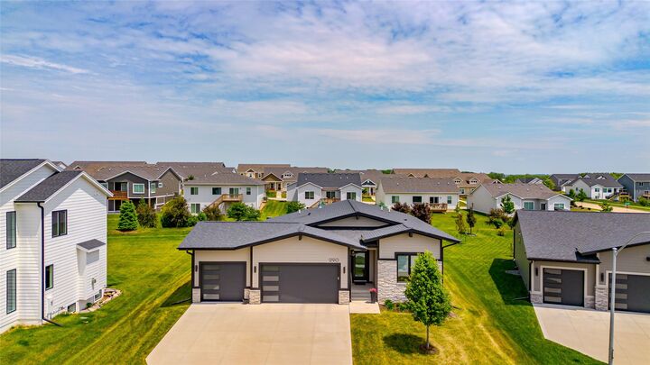 Property Photo:  1290 S Radley Street  IA 50266 