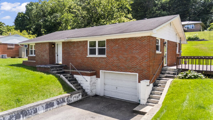 Property Photo:  725 W Sun Street  KY 40351 