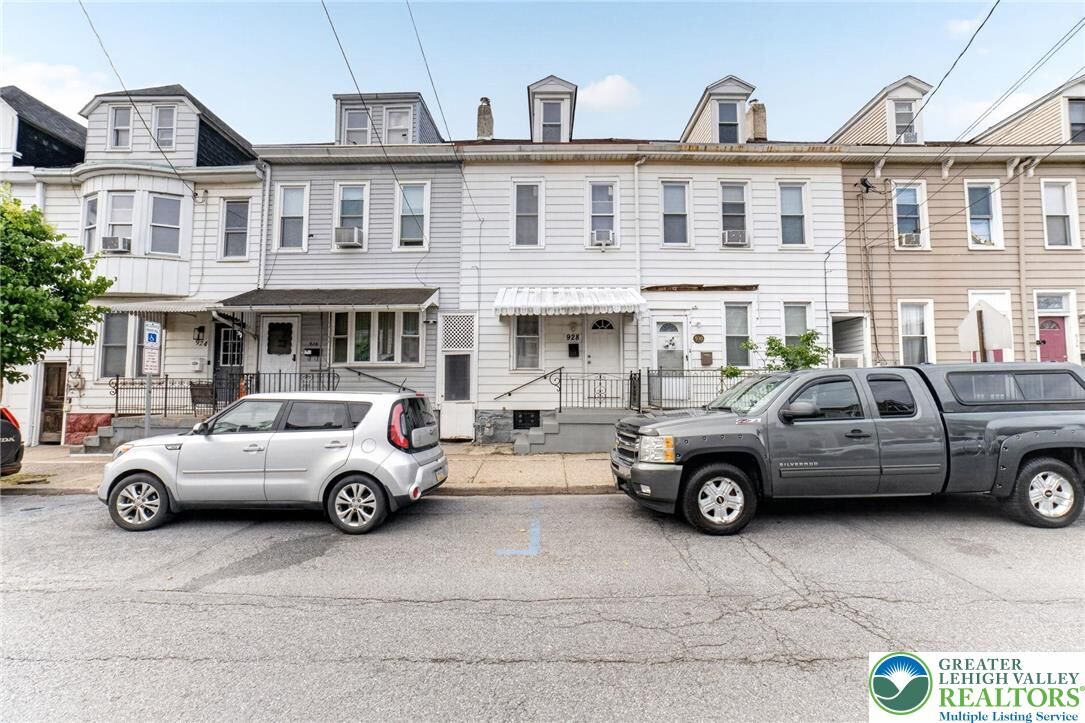 Property Photo:  928 Lehigh Street  PA 18042 