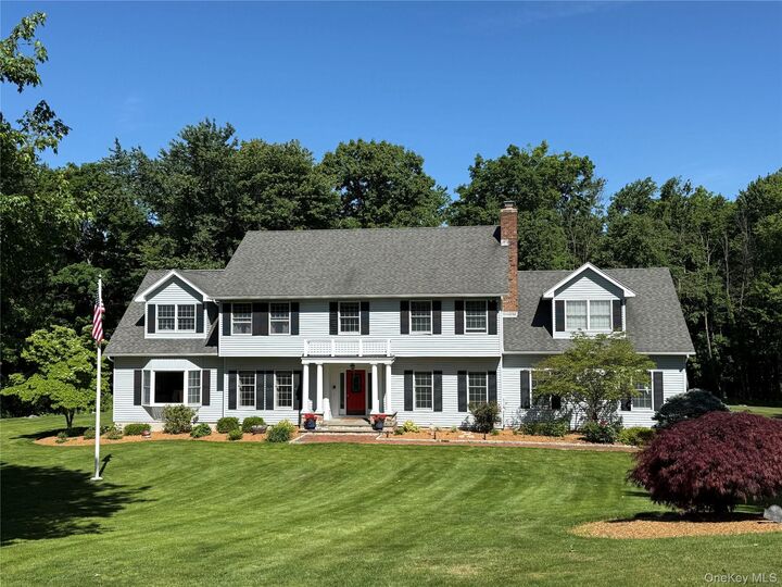Property Photo:  7 Huntington Connecticut Lane  CT 06812 