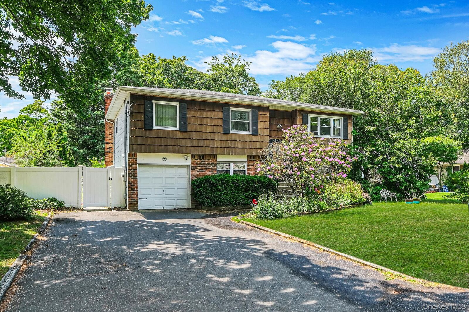 Property Photo:  4 Dogwood Avenue  NY 11738 