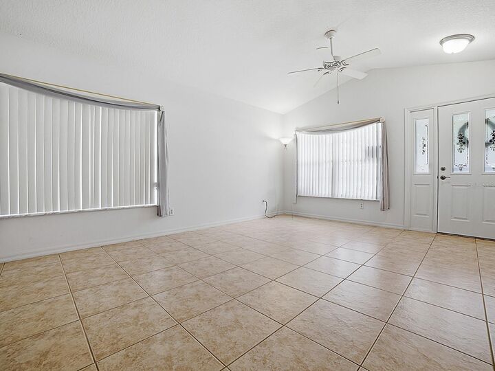 Property Photo:  25114 Cranes Roost Circle  FL 34748 