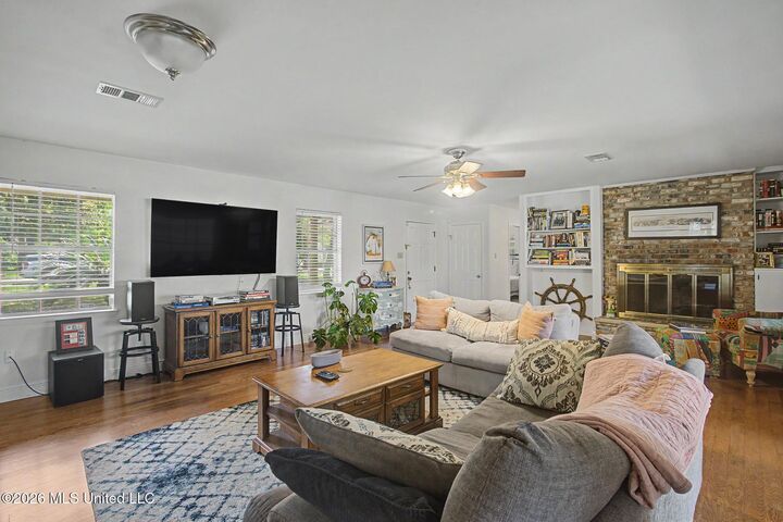 Property Photo:  385 Lakeview Boulevard  MS 39531 