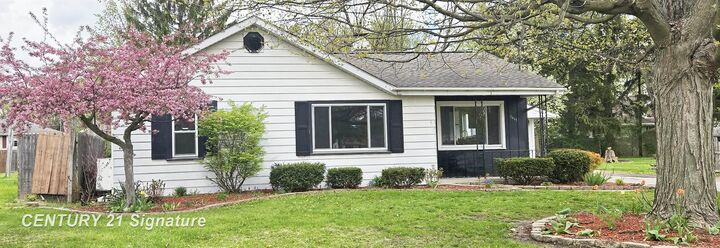 Property Photo:  2405 Nebraska Avenue  MI 48601 