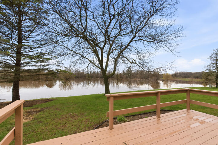 Property Photo:  W180n9879 Riversbend Cir W  WI 53022 
