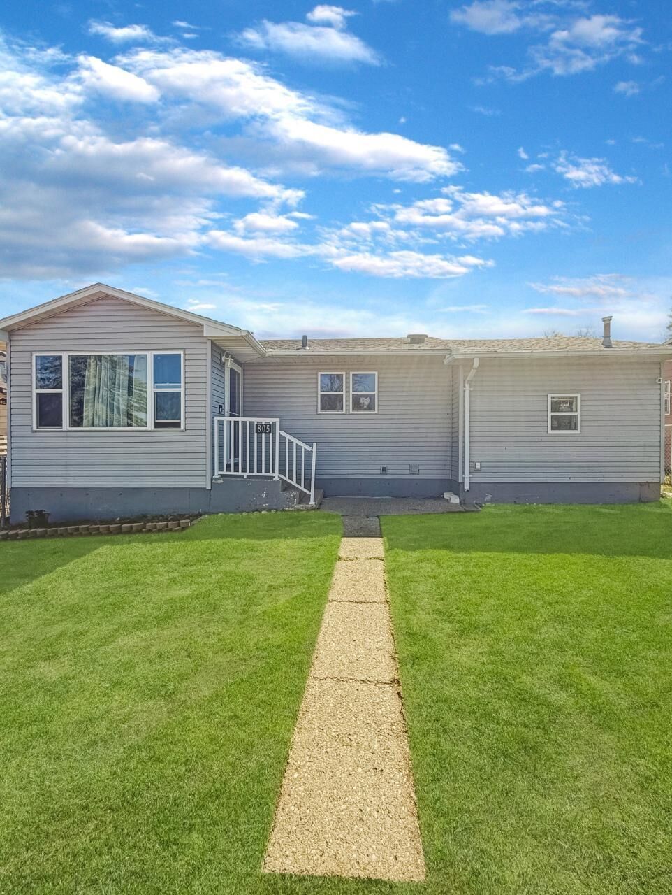 Property Photo:  805 3rd St SW  ND 58701 