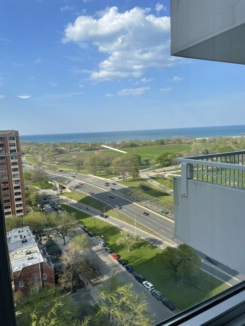 Property Photo:  4250 N Marine Drive 1903  IL 60613 