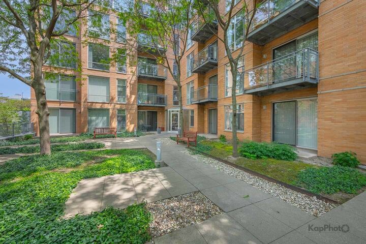 Property Photo:  1720 Oak Avenue 201  IL 60201 