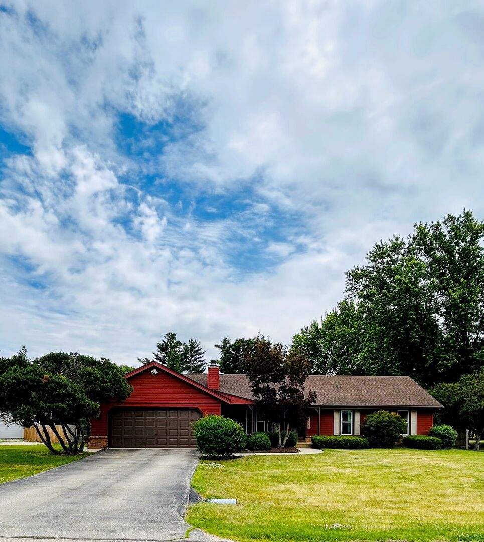 Property Photo: 14521 Leo Lane IL 61080