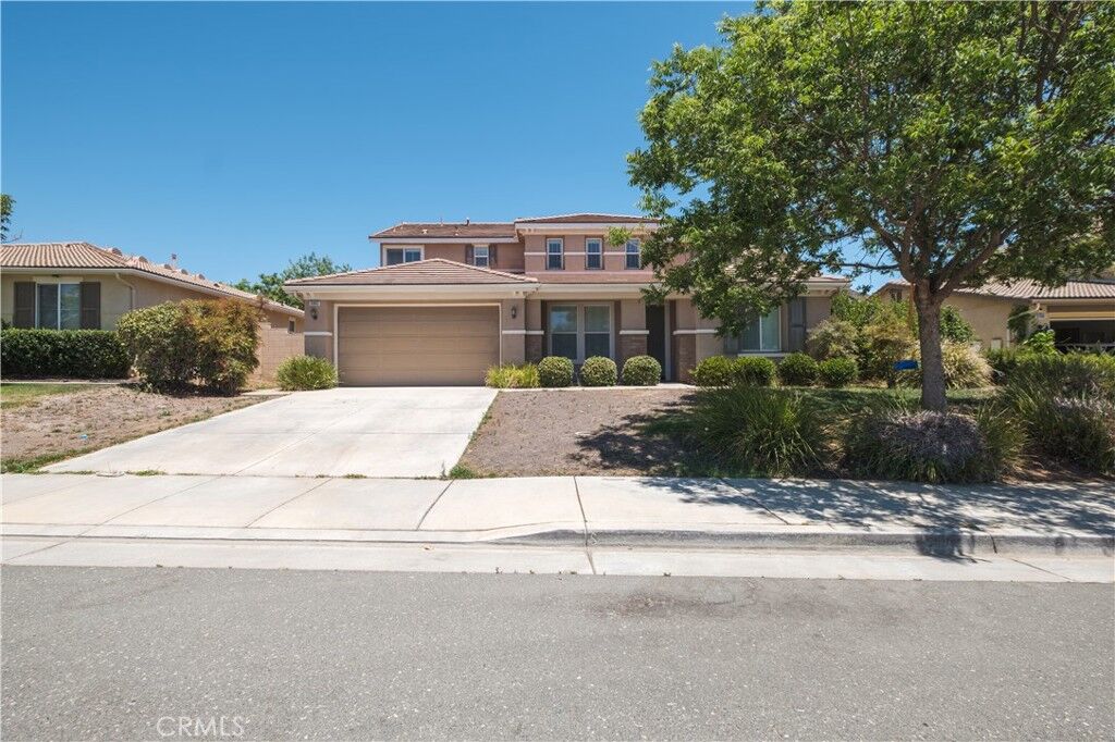 Property Photo:  31892 Frontier Manor St  CA 92584 