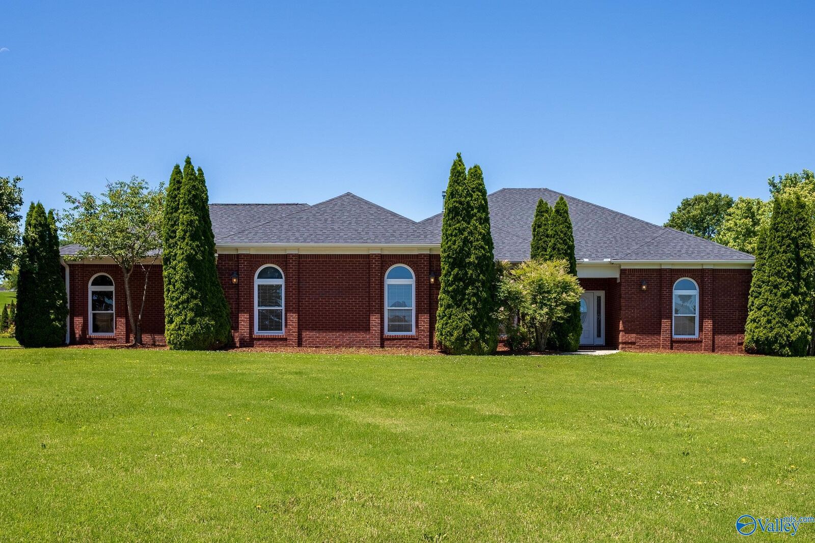 Property Photo:  101 Tempo Circle  AL 35749 