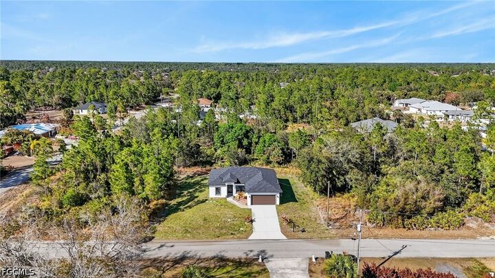 Property Photo:  1103 E 7th Street  FL 33972 
