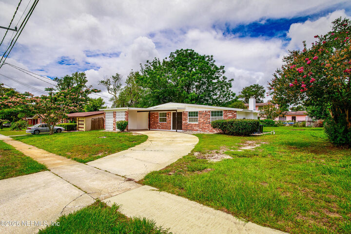 Property Photo: 1192 Knobb Hill Drive FL 32221