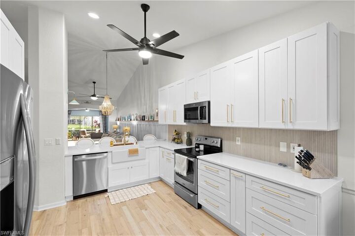 Property Photo: 8330 Ibis Cove Cir B242 FL 34119