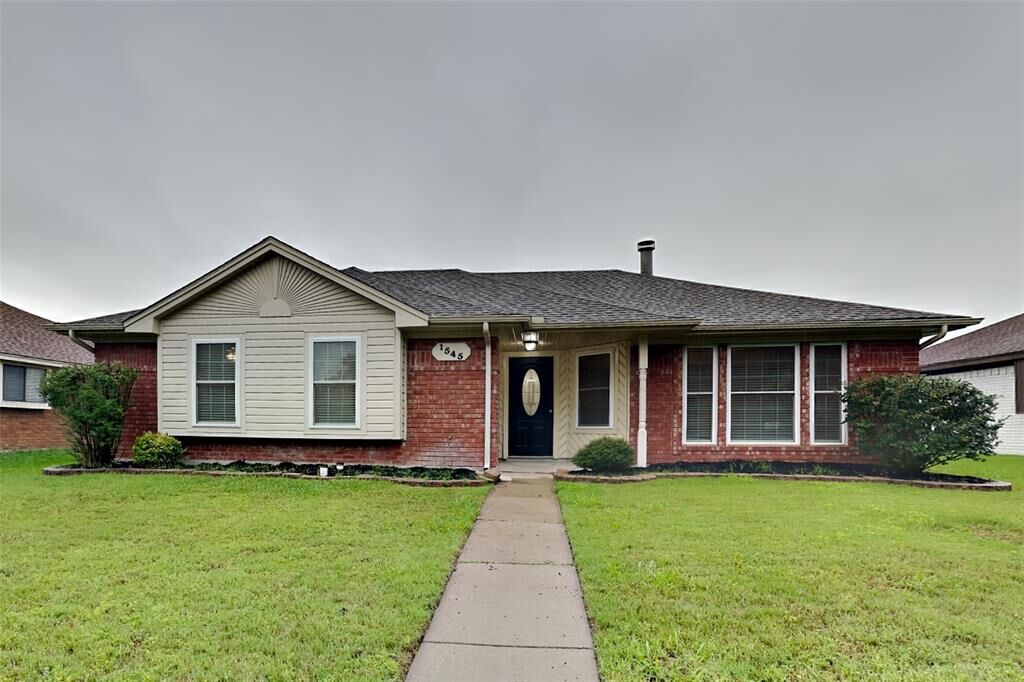 Property Photo: 1545 Sunflower Drive TX 75002