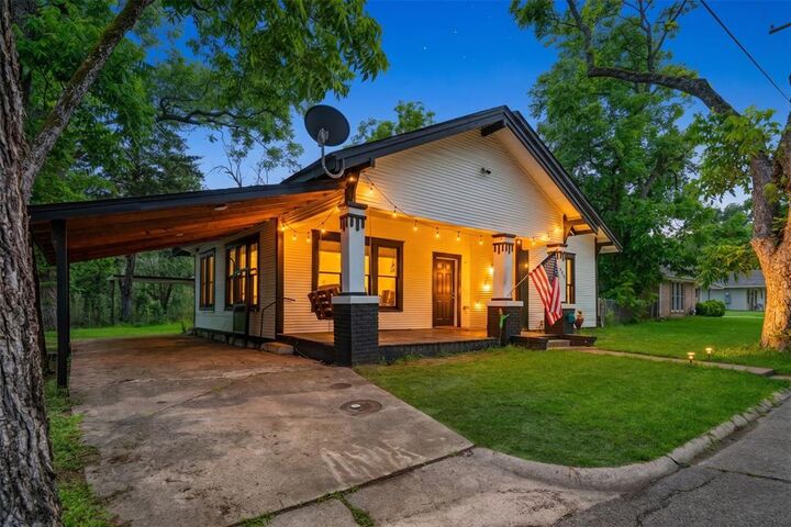 Property Photo:  403 Monroe  TX 75434 