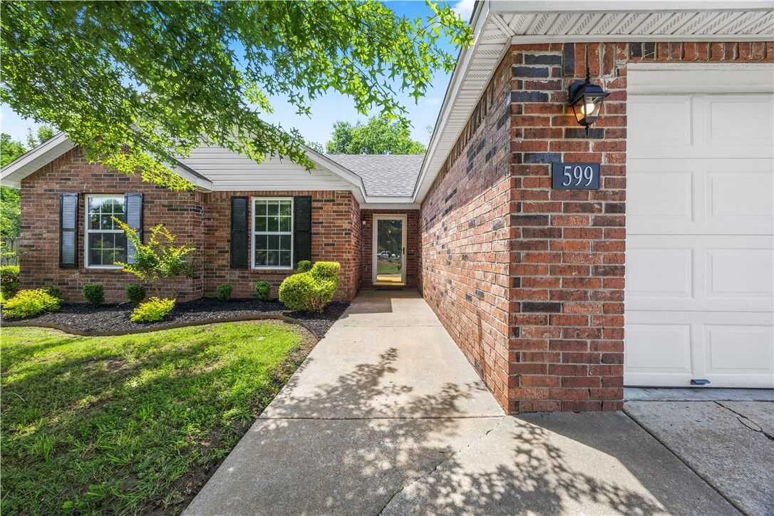 Property Photo:  599 Richland Creek Avenue  AR 72727 