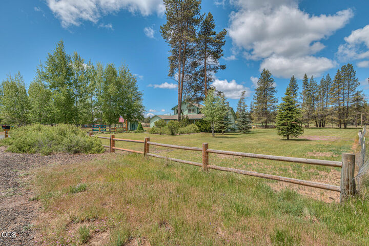 Property Photo:  53939 Pine Grove Road  OR 97739 