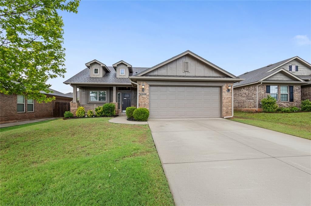 Property Photo: 2006 Champoli Drive OK 73020
