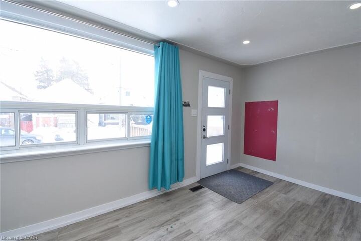 Property Photo:  371 Fairfield Avenue  ON L8H 5J1 